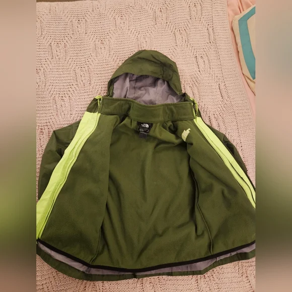 The North Face Kids Two-Tone Green Raincoat Size 7/8 Like New - Picture 2 of 8